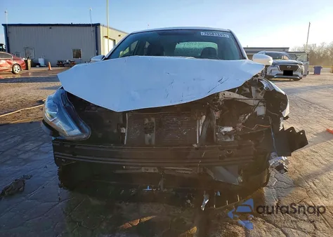 2017 Nissan Sentra S z USA, uszkodzony, nr VIN 3N1AB7AP5HY233444